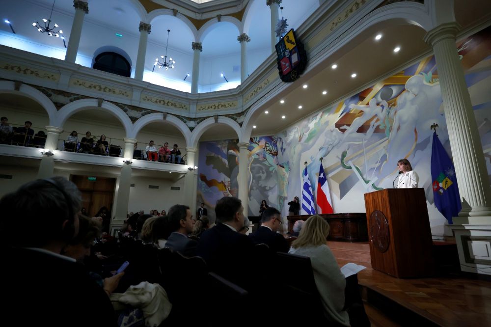 Esta se trata de la primera visita de un mandatario griego a Chile y a Latinoamérica. 